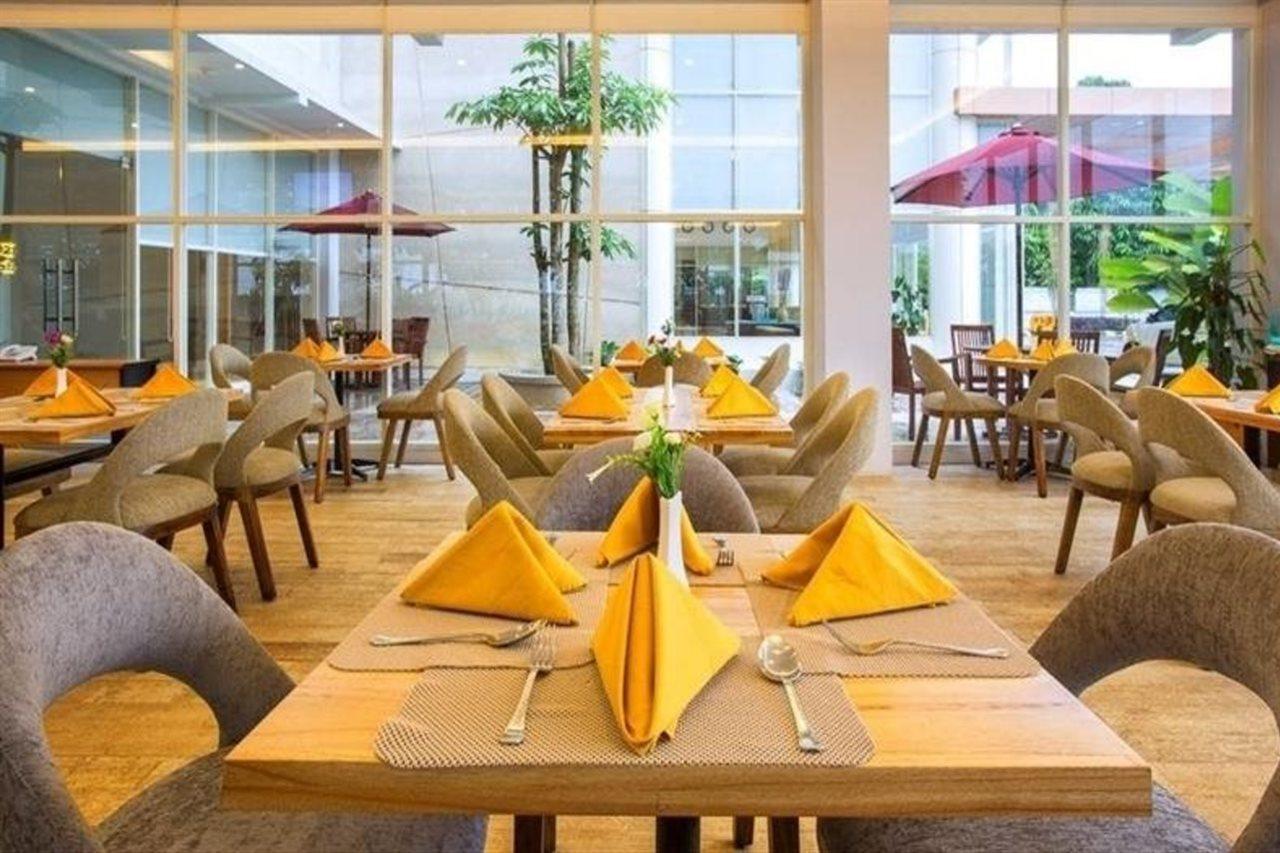 Horison Hotel Ultima Timika Zewnętrze zdjęcie